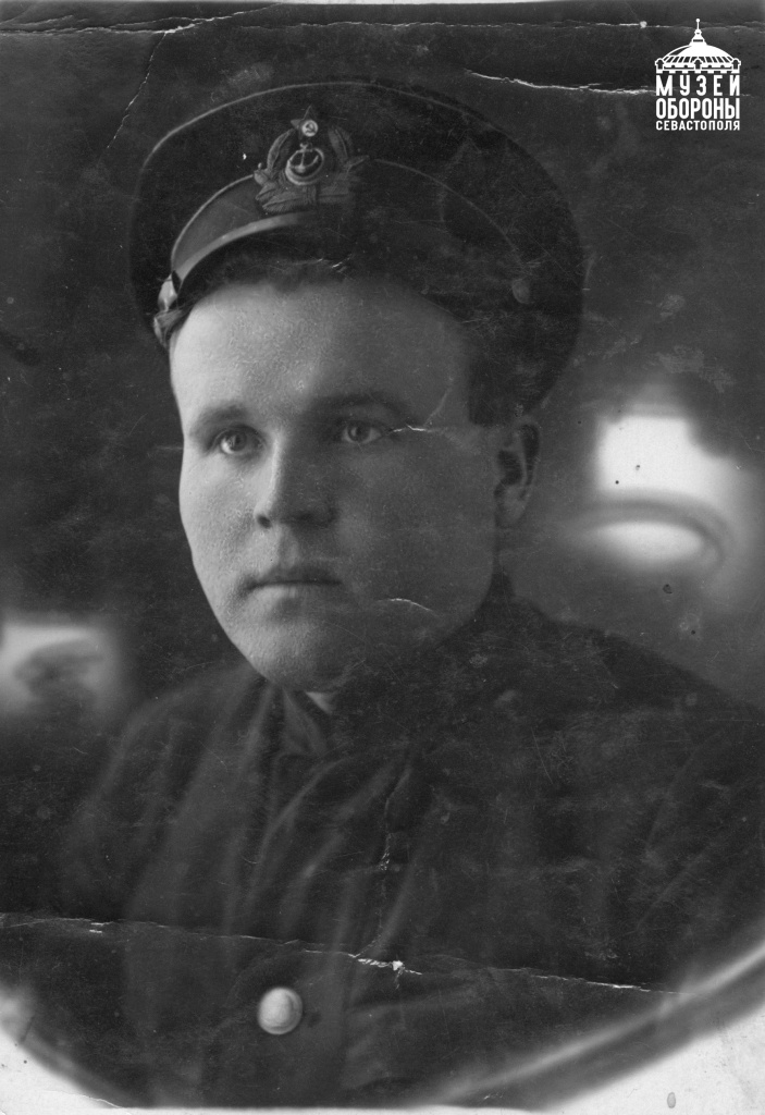 2. Федоров Д.Я. Июнь 1942 г. Севастополь.jpg
