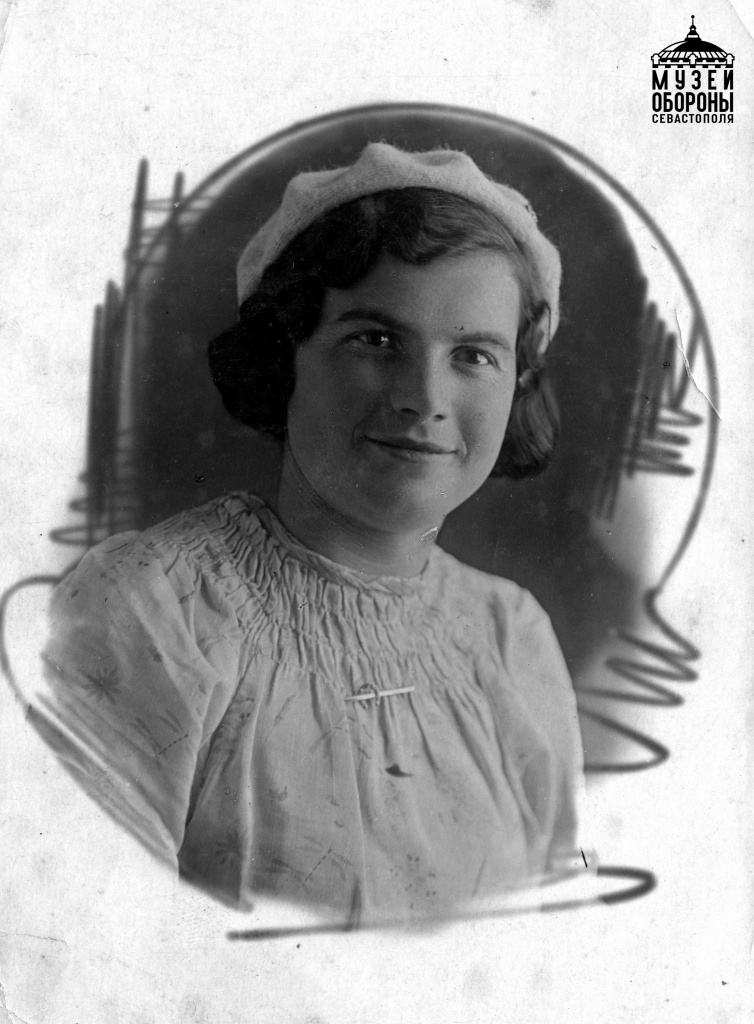 1. Дмитриева В.Н. 1940 г..jpg 1. Дмитриева В.Н. 1940 г..jpg