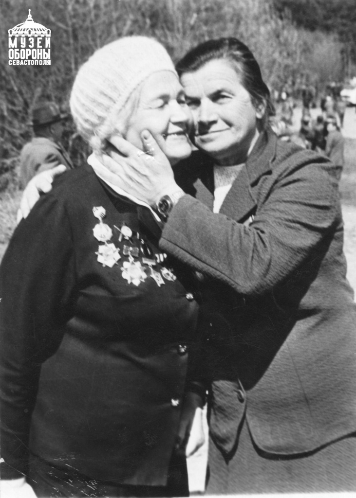 4. Лановенко и Величко на Анг.перевале, 1995.jpg 4. Лановенко и Величко на Анг.перевале, 1995.jpg