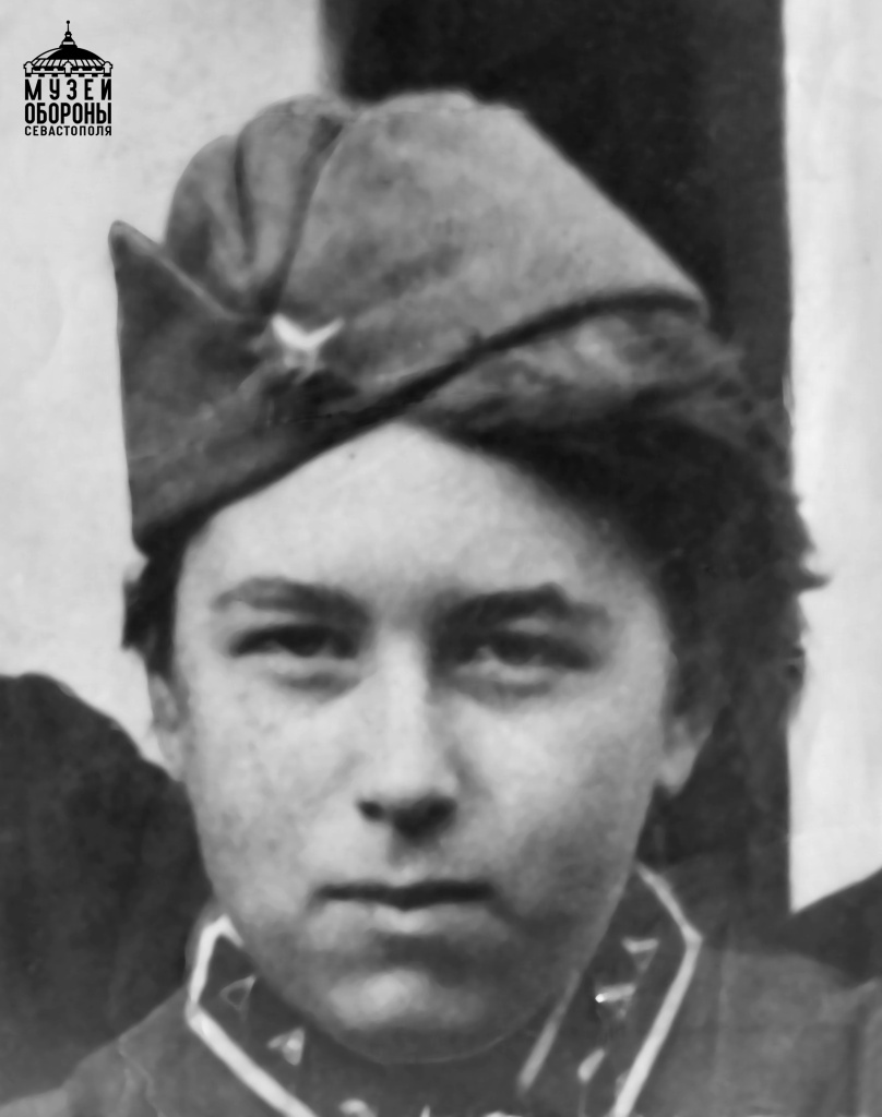 1. Подольская Зина. Фото 1942 г..jpg 1. Подольская Зина. Фото 1942 г..jpg