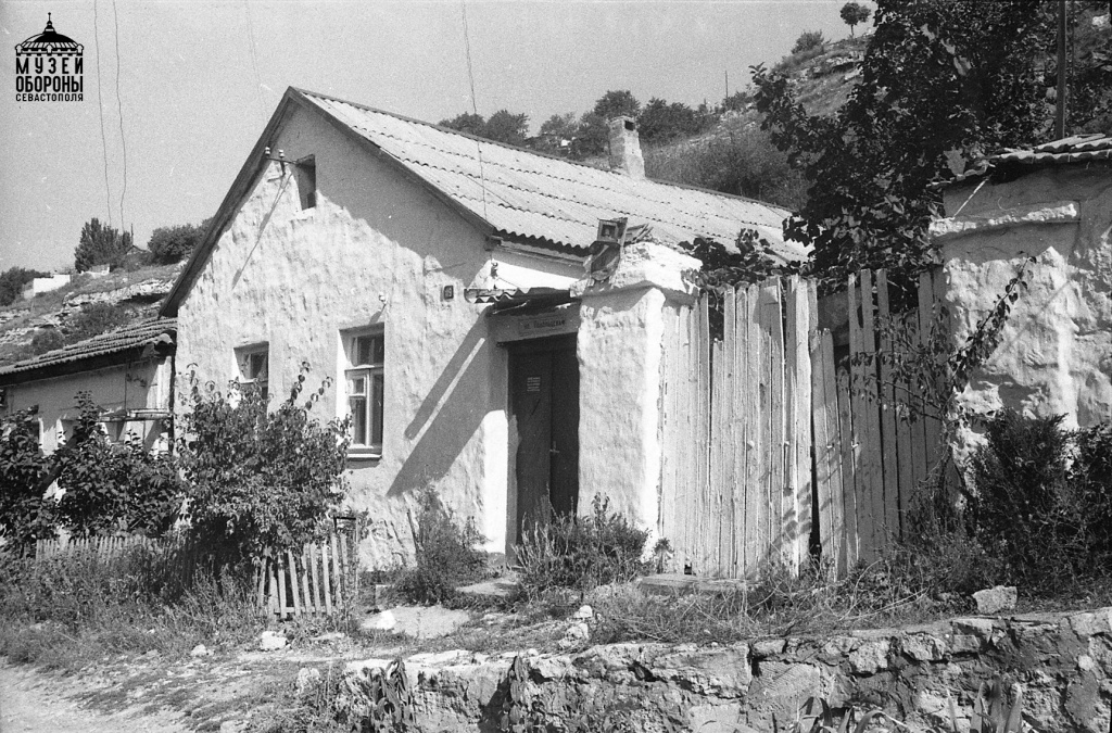 3. Дом № 89 по ул. Лабораторной (ныне д. 111 по ул. Подольцева), в 1942-1944 г. принадлежал Ф.Г. Дееву. 1986 г. Фото Ю.Г.jpg